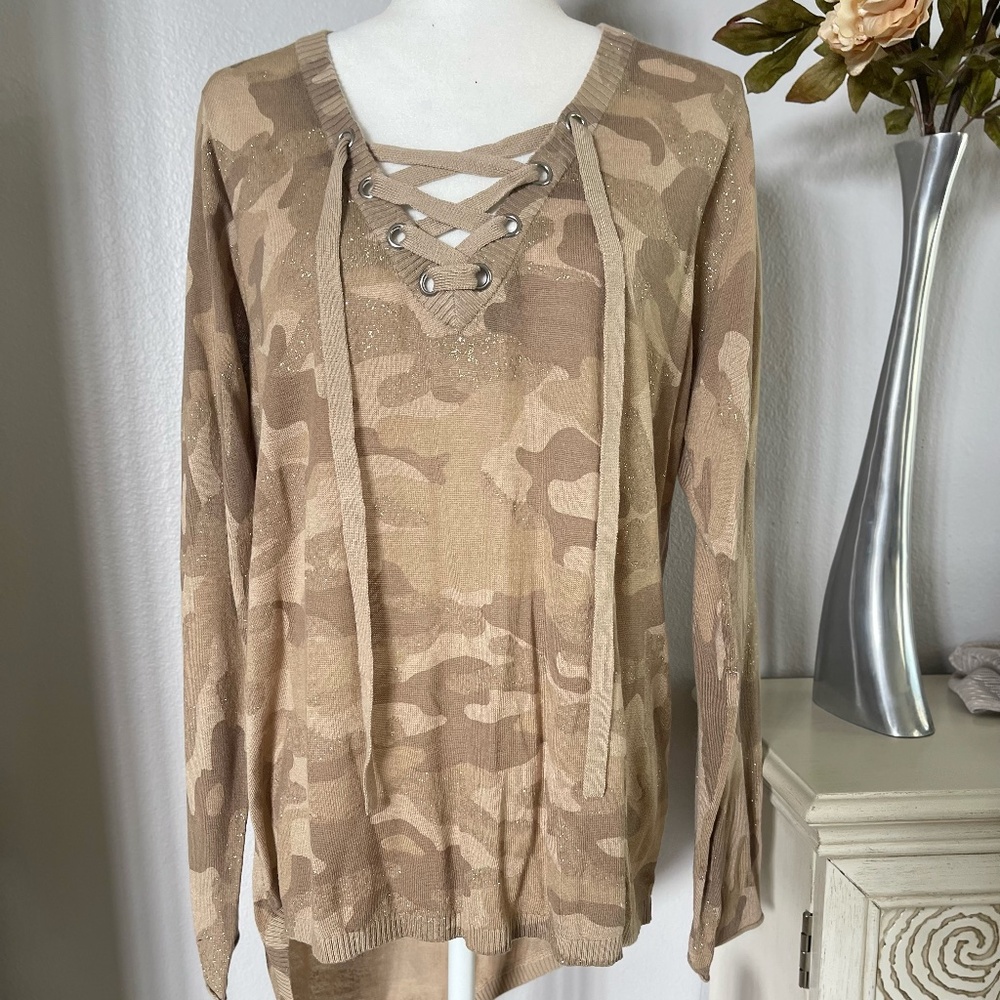 Democracy Women's Camouflage Print Lace-up Top Long Sleeve